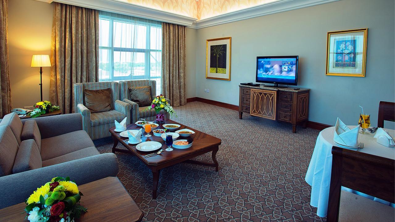 Ayla Hotel Ал Айн Екстериор снимка